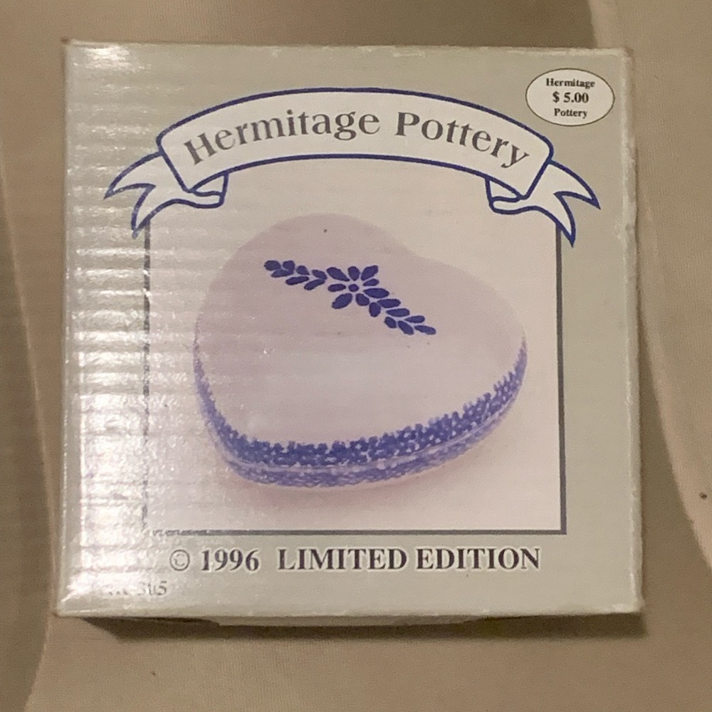 Hermitage Pottery Heart Box